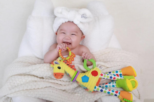 广州包生男孩的试管医院宝宝的口欲期